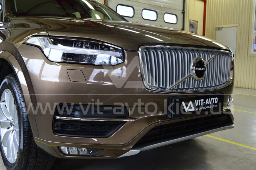 volvo xc90 antigraviynay plenka 07 min 1024x681 - Оклейка антигравийной пленкой Volvo XC90