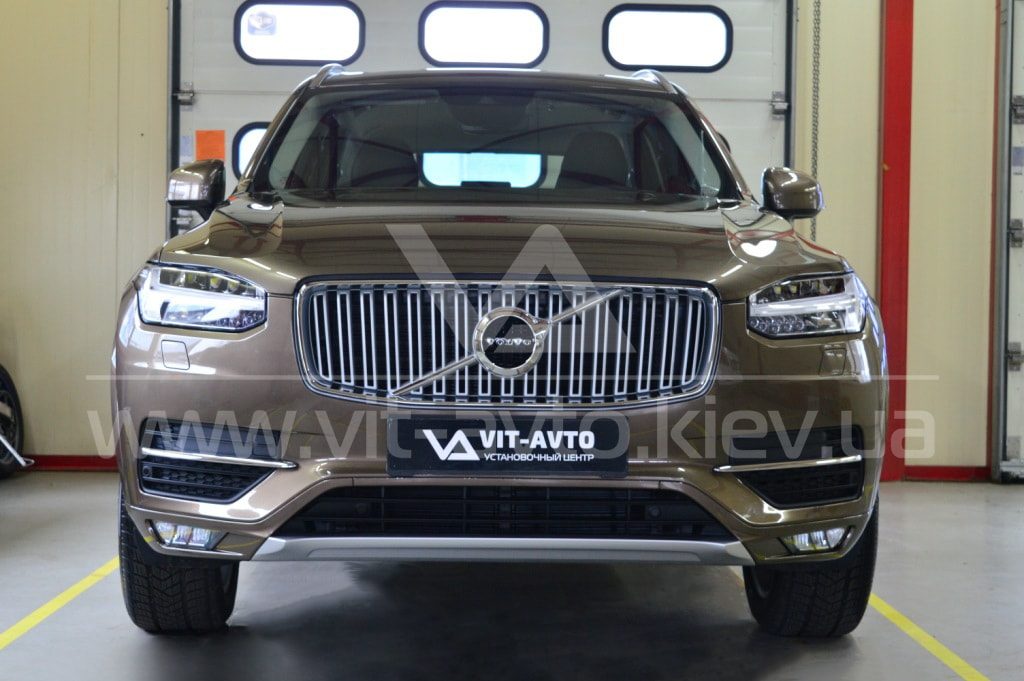 volvo xc90 antigraviynay plenka 09 min 1024x681 - Оклейка антигравийной пленкой Volvo XC90